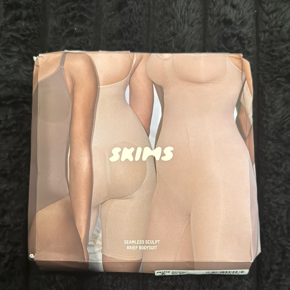 SKIMS Seamless Sculpt Brief Bodysuit - Sand XS